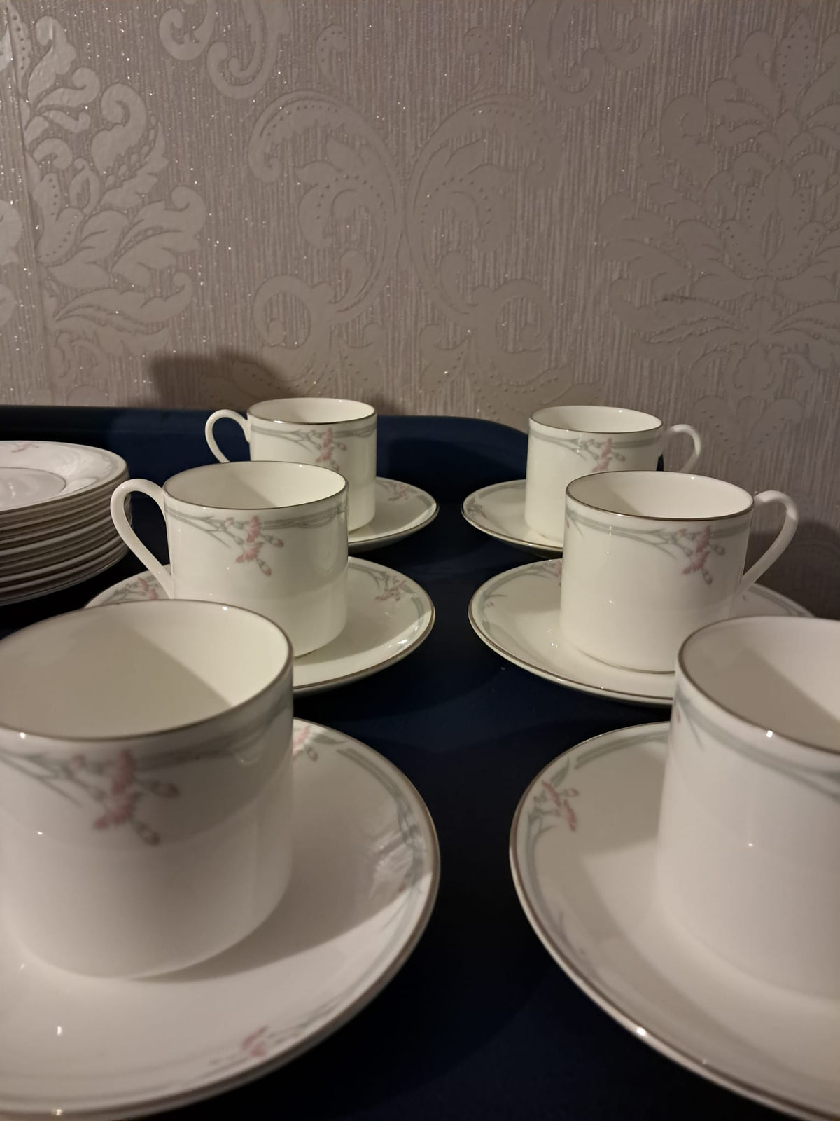 Royal Doulton Carnation (H5084)